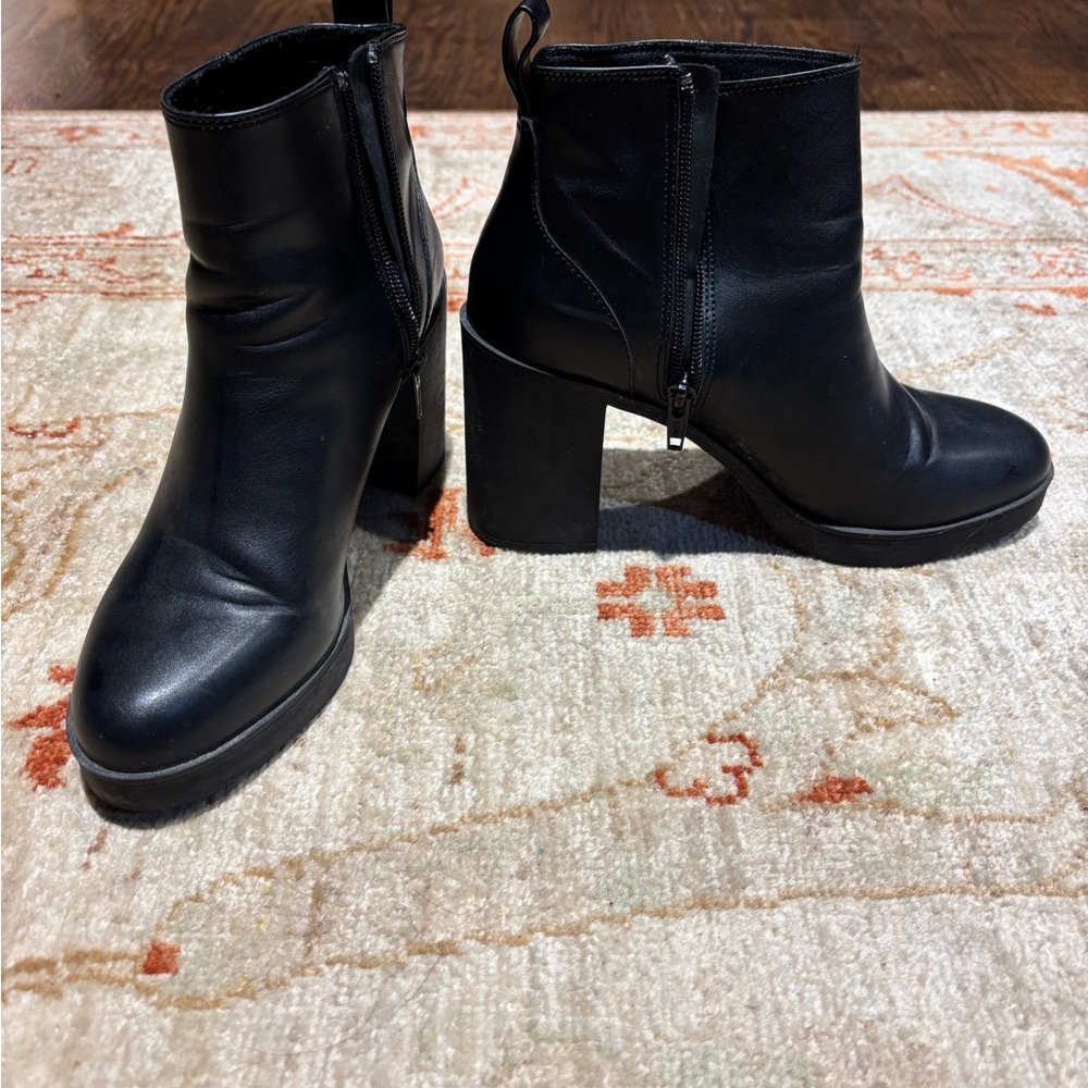 H&M Divided Black Ankle Boots